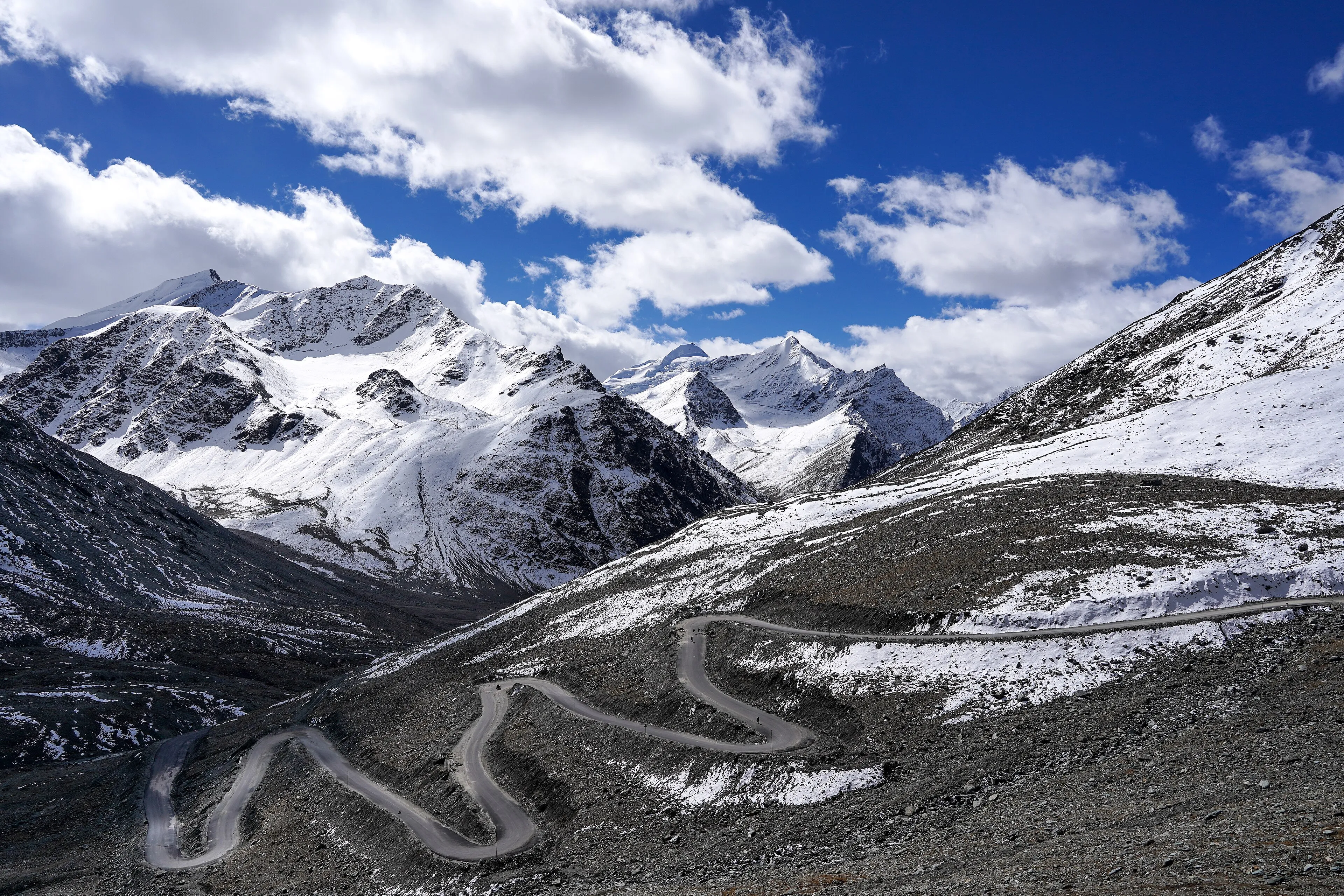 Winding mountain road through the high Himalaya, Ladakh